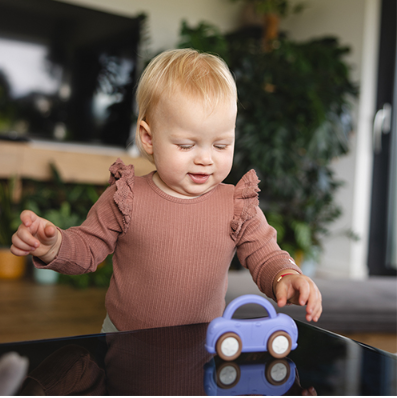 Babyono-1628-grzechotka-autko-3.PNG