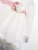 mayoral-abel&lula-5501-sukienka-elegancka-do-chrztu-ecru-szarfa-rozowa-5.PNG